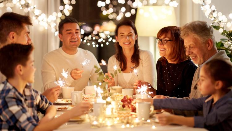 main of he Ultimate Guide to Christmas Invitations