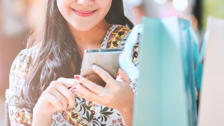 main of Online Boutiques Offer an Alternative to Large Retailers